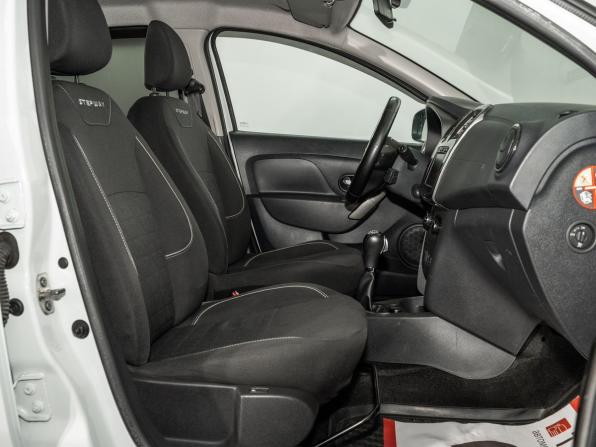 Renault Sandero II Рестайлинг с пробегом 2018 года, цена 975 000 рублей, 123976 км, хэтчбек, Автокод Объявления