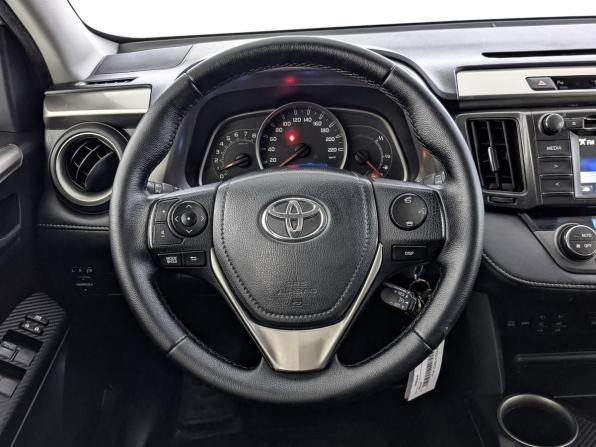Toyota RAV4 IV (XA40) с пробегом 2015 года, цена 1 990 000 рублей, 180630 км, внедорожник, Автокод Объявления