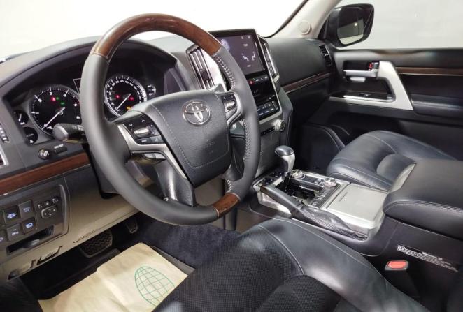 Toyota Land Cruiser 200 Series Рестайлинг 2 с пробегом 2016 года, цена 5 600 000 рублей, 269212 км, внедорожник, Автокод Объявления