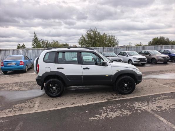 Chevrolet Niva I Рестайлинг с пробегом 2016 года, цена 692 000 рублей, 73135 км, внедорожник, Автокод Объявления