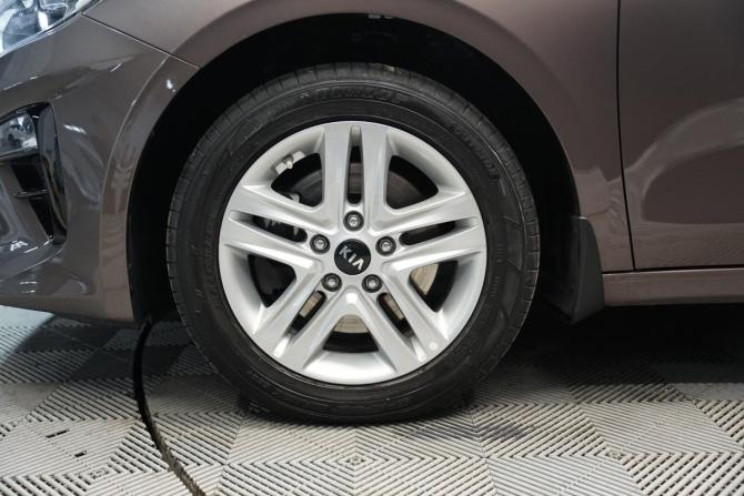 Kia Ceed III с пробегом 2019 года, цена 1 790 000 рублей, 110297 км, универсал, Автокод Объявления