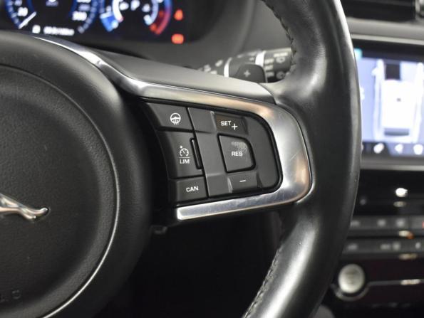 Jaguar F-Pace I с пробегом 2016 года, цена 2 175 000 рублей, 187111 км, внедорожник, Автокод Объявления