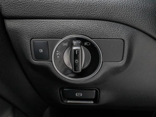 Mercedes-Benz GLA I (X156) Рестайлинг с пробегом 2018 года, цена 1 899 000 рублей, 92897 км, внедорожник, Автокод Объявления