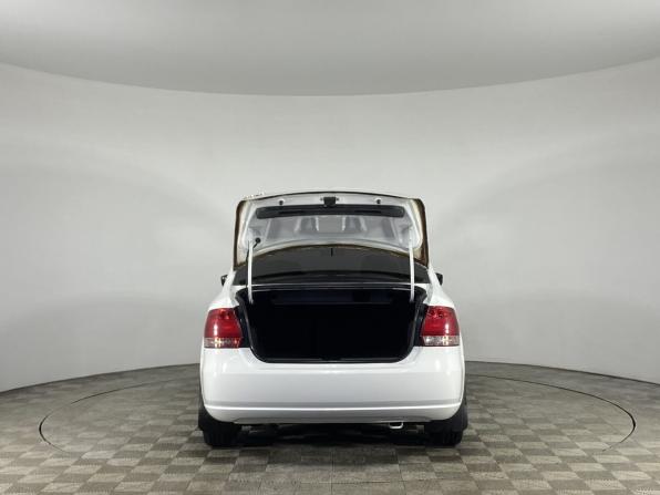 Volkswagen Polo V с пробегом 2015 года, цена 899 000 рублей, 108000 км, седан, Автокод Объявления