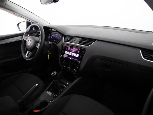 Skoda Octavia III (A7) Рестайлинг с пробегом 2019 года, цена 1 599 000 рублей, 159035 км, лифтбек, Автокод Объявления