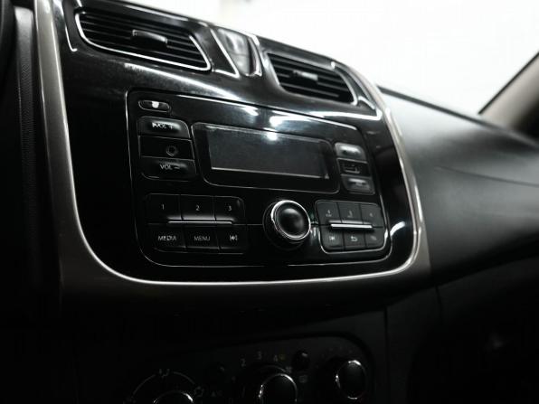 Renault Logan II с пробегом 2017 года, цена 719 800 рублей, 261000 км, седан, Автокод Объявления