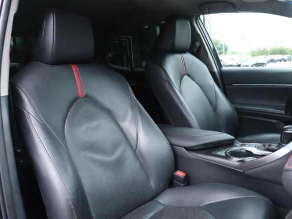 Toyota Camry VIII (XV70) Рестайлинг с пробегом 2021 года, цена 2 950 000 рублей, 141399 км, седан, Автокод Объявления