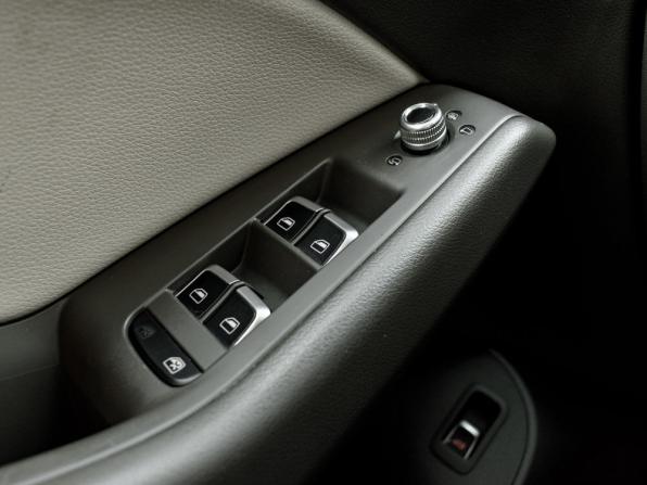 Audi Q5 I (8R) Рестайлинг с пробегом 2013 года, цена 1 950 000 рублей, 230414 км, внедорожник, Автокод Объявления