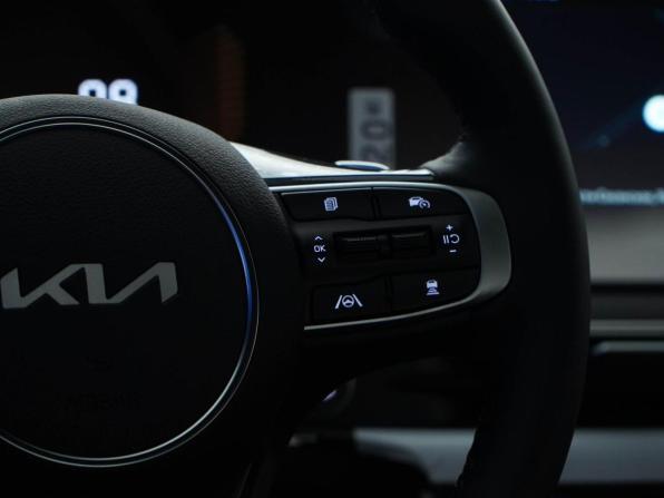 Kia K5 III Рестайлинг с пробегом 2026 года, цена 4 699 077 рублей, 10 км, седан, Автокод Объявления