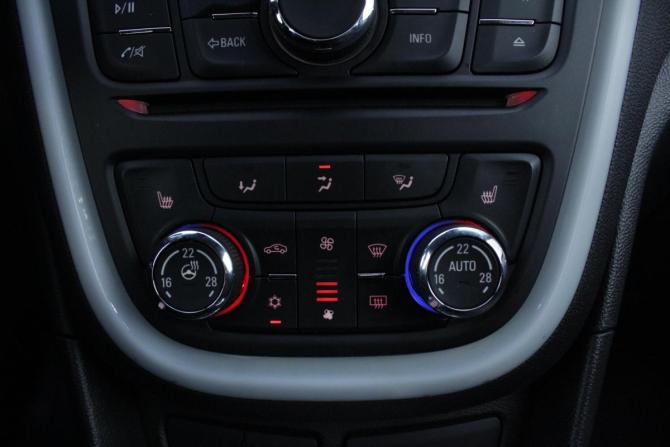 Opel Mokka I с пробегом 2014 года, цена 1 230 000 рублей, 159070 км, внедорожник, Автокод Объявления