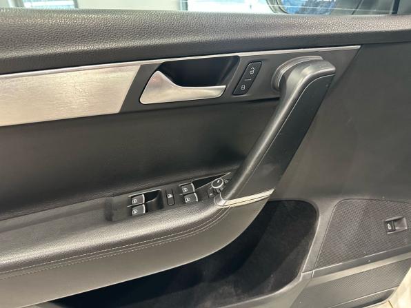 Volkswagen Passat B7 с пробегом 2012 года, цена 810 000 рублей, 288260 км, седан, Автокод Объявления