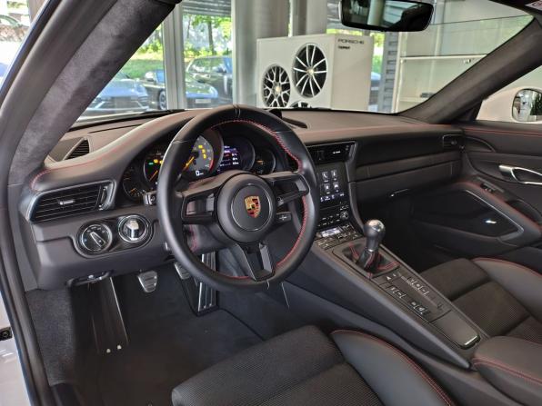 Porsche 911 GT3 991 Рестайлинг с пробегом 2018 года, цена 19 950 000 рублей, 14049 км, купе, Автокод Объявления