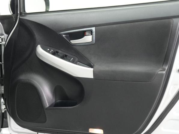 Toyota Prius III Рестайлинг (XW30) с пробегом 2014 года, цена 1 210 000 рублей, 199625 км, лифтбек, Автокод Объявления