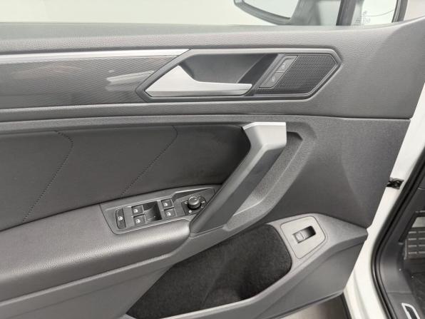 Volkswagen Tiguan II с пробегом 2019 года, цена 2 178 000 рублей, 180535 км, внедорожник, Автокод Объявления