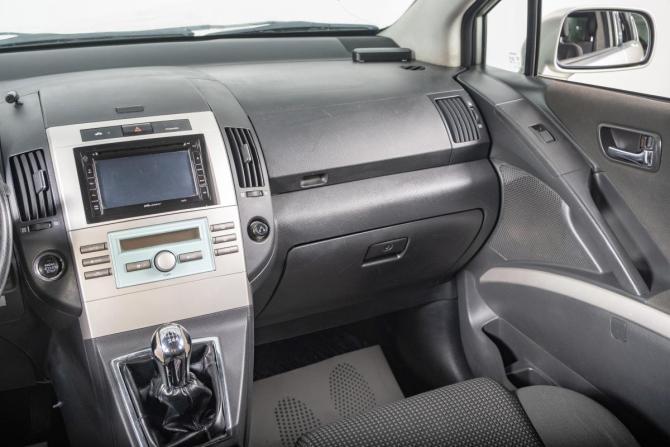 Toyota Corolla Verso I Рестайлинг с пробегом 2005 года, цена 699 000 рублей, 363000 км, компактвэн, Автокод Объявления