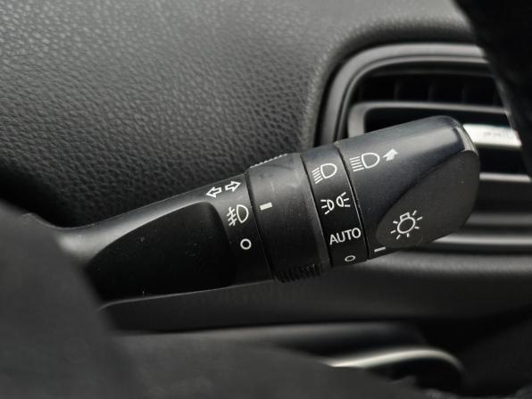 Toyota Prius IV (XW50) с пробегом 2016 года, цена 1 800 000 рублей, 171800 км, лифтбек, Автокод Объявления