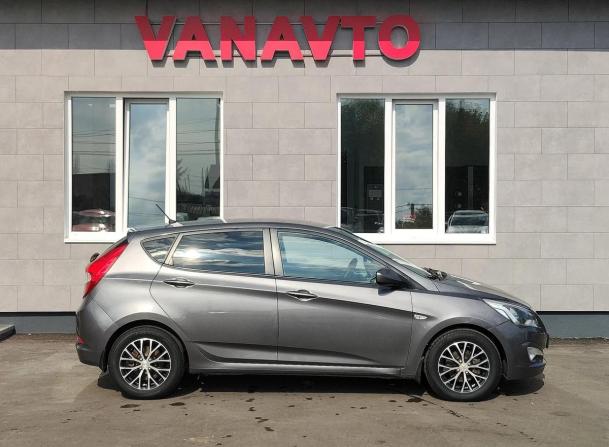 Hyundai Solaris I Рестайлинг с пробегом 2015 года, цена 835 000 рублей, 165937 км, хэтчбек, Автокод Объявления