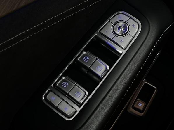 Hongqi H9 I с пробегом 2023 года, цена 3 650 000 рублей, 107101 км, седан, Автокод Объявления