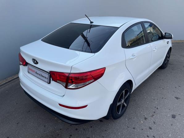 Kia Rio III Рестайлинг с пробегом 2015 года, цена 1 063 000 рублей, 177573 км, седан, Автокод Объявления