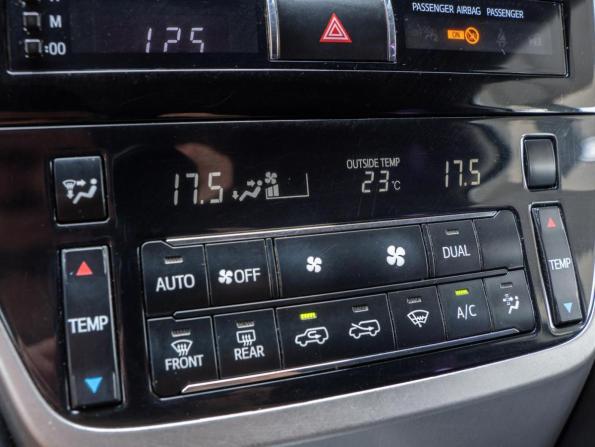 Toyota Land Cruiser 200 Series Рестайлинг 2 с пробегом 2016 года, цена 4 300 000 рублей, 271568 км, внедорожник, Автокод Объявления