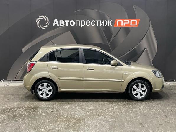 Kia Rio II Рестайлинг с пробегом 2010 года, цена 395 000 рублей, 186273 км, хэтчбек, Автокод Объявления