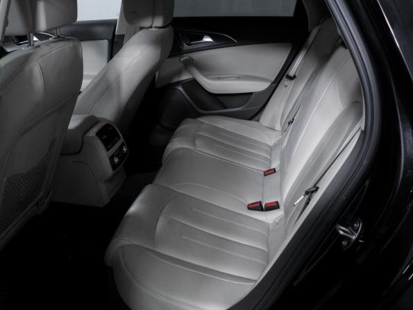 Audi A6 IV (C7) Рестайлинг с пробегом 2015 года, цена 2 590 000 рублей, 110500 км, седан, Автокод Объявления