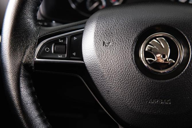 Skoda Karoq I с пробегом 2020 года, цена 2 549 000 рублей, 66500 км, внедорожник, Автокод Объявления
