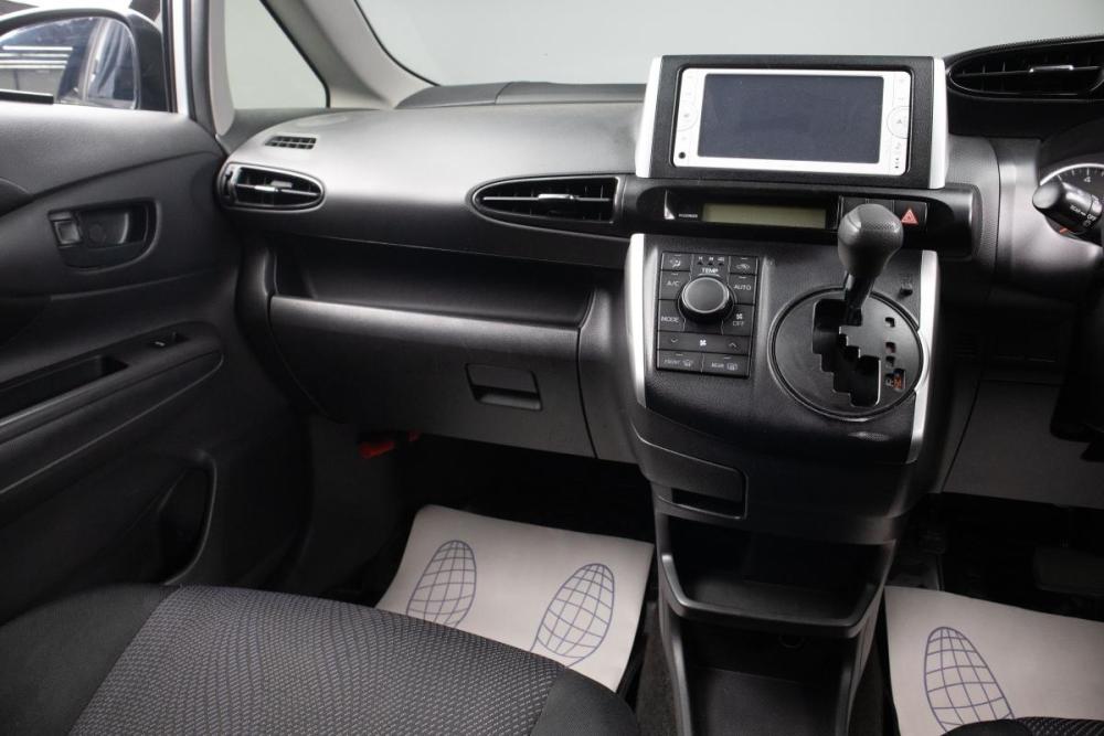 Toyota Wish II Рестайлинг Оренбург  - изображение 11