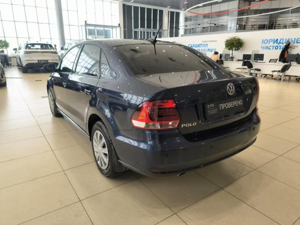 Volkswagen Polo V Рестайлинг с пробегом 2017 года, цена 995 000 рублей, 180752 км, седан, Автокод Объявления