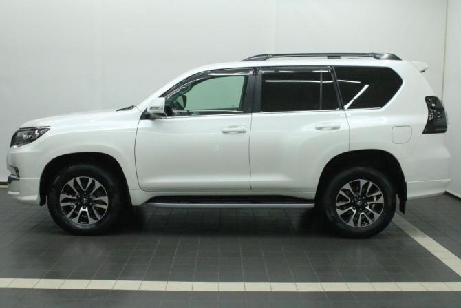 Toyota Land Cruiser Prado 150 Series Рестайлинг 2 с пробегом 2019 года, цена 4 480 000 рублей, 320210 км, внедорожник, Автокод Объявления