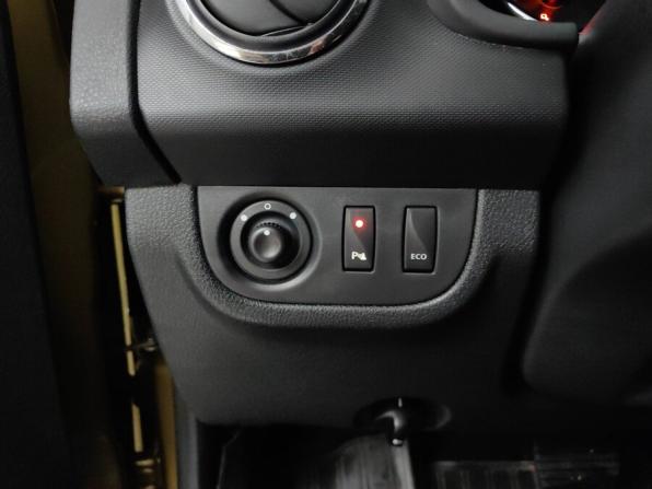Renault Sandero II с пробегом 2015 года, цена 934 000 рублей, 86707 км, хэтчбек, Автокод Объявления
