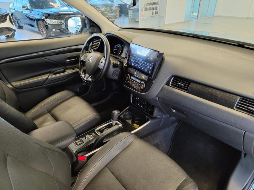 Mitsubishi Outlander III Рестайлинг 2 Санкт-Петербург  - изображение 8