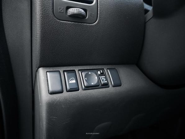 Nissan Pathfinder III Рестайлинг с пробегом 2012 года, цена 2 489 000 рублей, 222381 км, внедорожник, Автокод Объявления