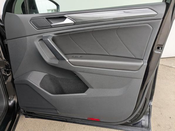 Volkswagen Tiguan II с пробегом 2018 года, цена 2 355 000 рублей, 102720 км, внедорожник, Автокод Объявления