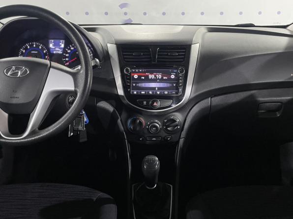 Hyundai Solaris I Рестайлинг с пробегом 2015 года, цена 955 000 рублей, 187740 км, седан, Автокод Объявления
