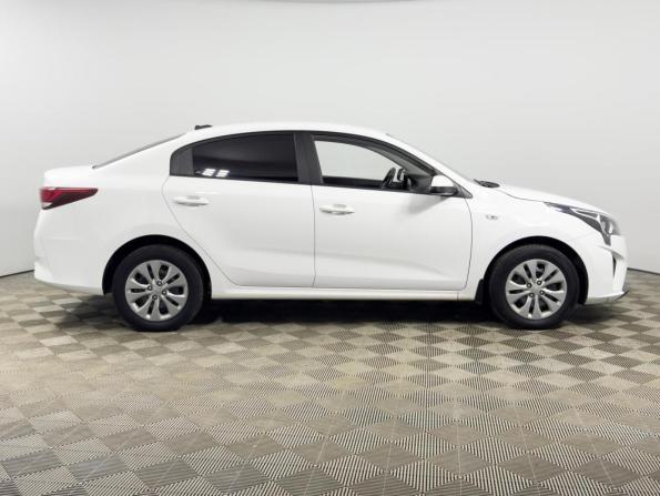 Kia Rio IV Рестайлинг с пробегом 2021 года, цена 1 743 200 рублей, 71463 км, седан, Автокод Объявления