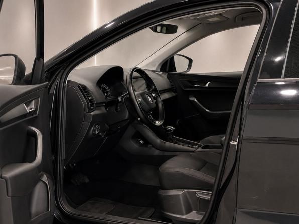 Skoda Karoq I с пробегом 2021 года, цена 2 695 000 рублей, 47000 км, внедорожник, Автокод Объявления