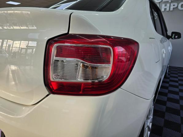 Renault Logan II Рестайлинг с пробегом 2021 года, цена 999 000 рублей, 136000 км, седан, Автокод Объявления