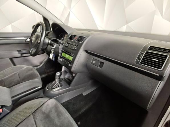 Volkswagen Touran I Рестайлинг 2 с пробегом 2011 года, цена 865 000 рублей, 372766 км, компактвэн, Автокод Объявления