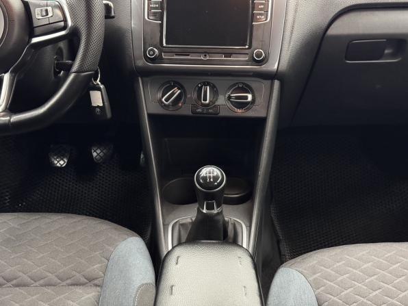 Volkswagen Polo V Рестайлинг с пробегом 2019 года, цена 1 098 000 рублей, 157094 км, седан, Автокод Объявления