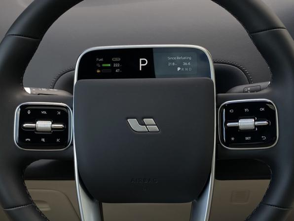 Li Auto (Lixiang) L9 I Рестайлинг с пробегом 2025 года, цена 9 000 000 рублей, 30 км, внедорожник, Автокод Объявления