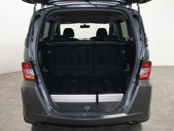 Honda Freed I с пробегом 2010 года, цена 905 000 рублей, 188300 км, компактвэн, Автокод Объявления