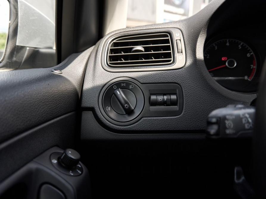 Volkswagen Polo V Рестайлинг Казань  - изображение 13
