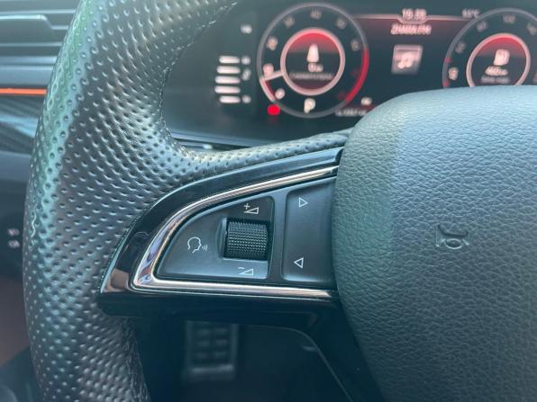 Skoda Superb III с пробегом 2019 года, цена 1 849 000 рублей, 61454 км, лифтбек, Автокод Объявления