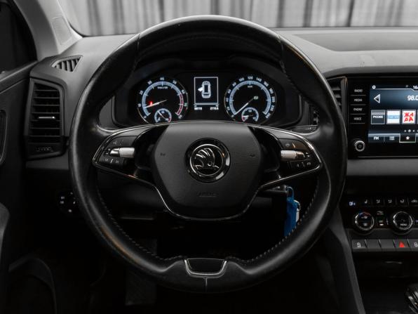 Skoda Karoq I с пробегом 2020 года, цена 2 615 000 рублей, 58066 км, внедорожник, Автокод Объявления