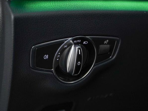 Mercedes-Benz E-Класс V (W213 S213 C238) Рестайлинг с пробегом 2021 года, цена 4 190 900 рублей, 69925 км, седан, Автокод Объявления