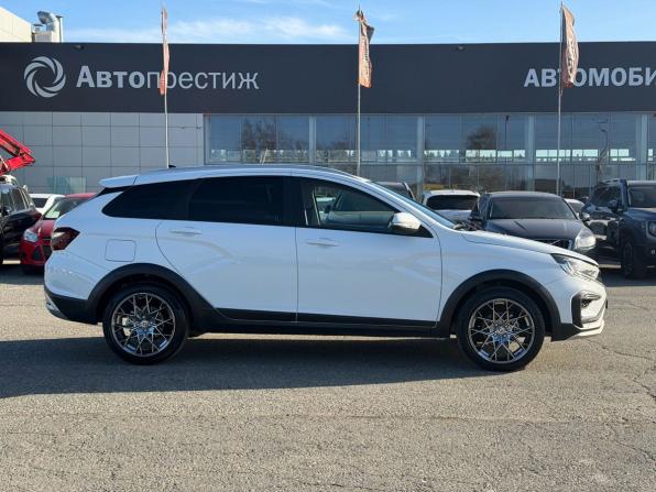 Lada (ВАЗ) Vesta I Рестайлинг (NG) с пробегом 2024 года, цена 1 398 000 рублей, 39000 км, универсал, Автокод Объявления