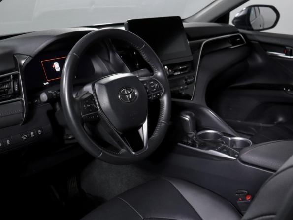 Toyota Camry VIII (XV70) Рестайлинг с пробегом 2023 года, цена 3 800 000 рублей, 28750 км, седан, Автокод Объявления