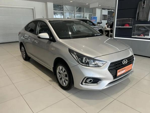 Hyundai Solaris II с пробегом 2019 года, цена 1 359 000 рублей, 81000 км, седан, Автокод Объявления