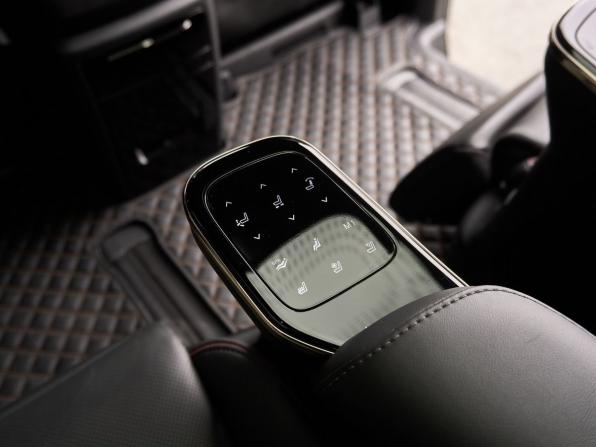 GAC M8 с пробегом 2024 года, цена 4 558 000 рублей, 45235 км, минивэн, Автокод Объявления